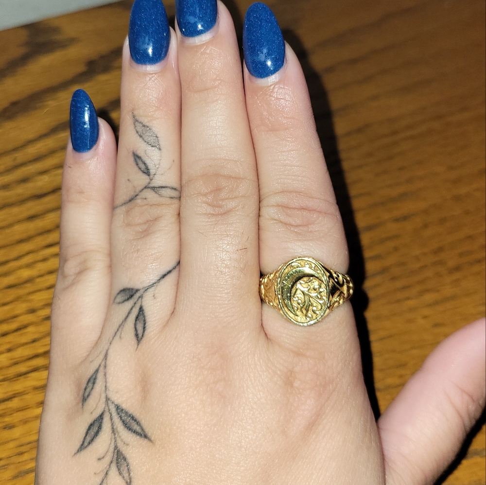 Etah Love ring